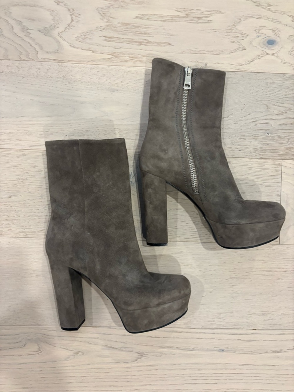 NWOT GUCCI Suede Side-Zip Ankle Boots - 353710 - Size 39